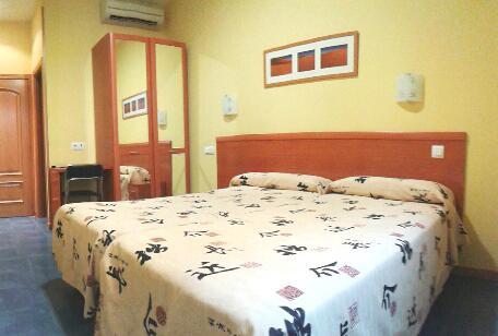 Torrejón de Ardoz Hostal Los Claveles חדר תמונה